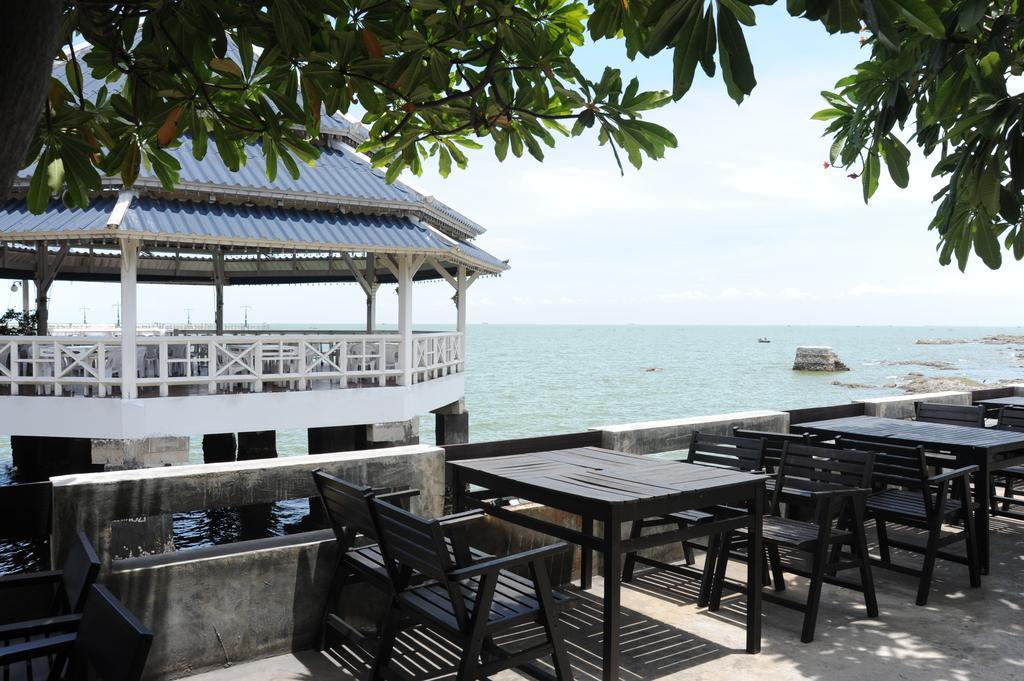 Bangsaen Villa Hotel Exterior foto