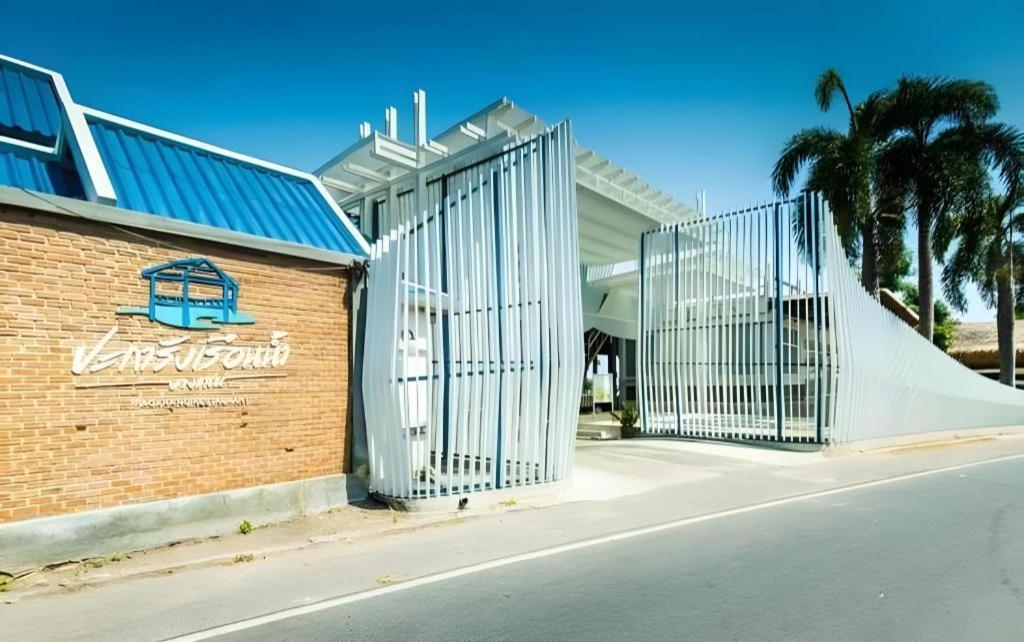 Bangsaen Villa Hotel Exterior foto